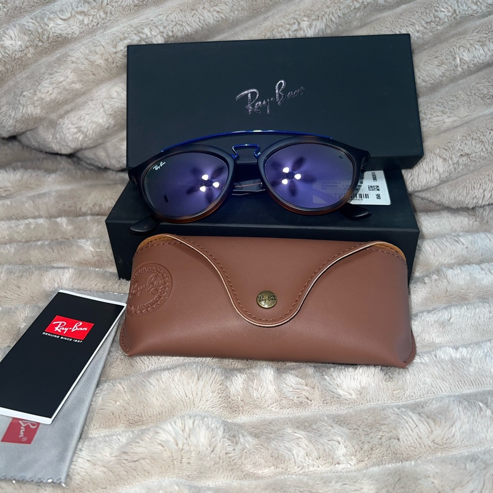 Ray-Ban Purple Sunglasses with Brown Case